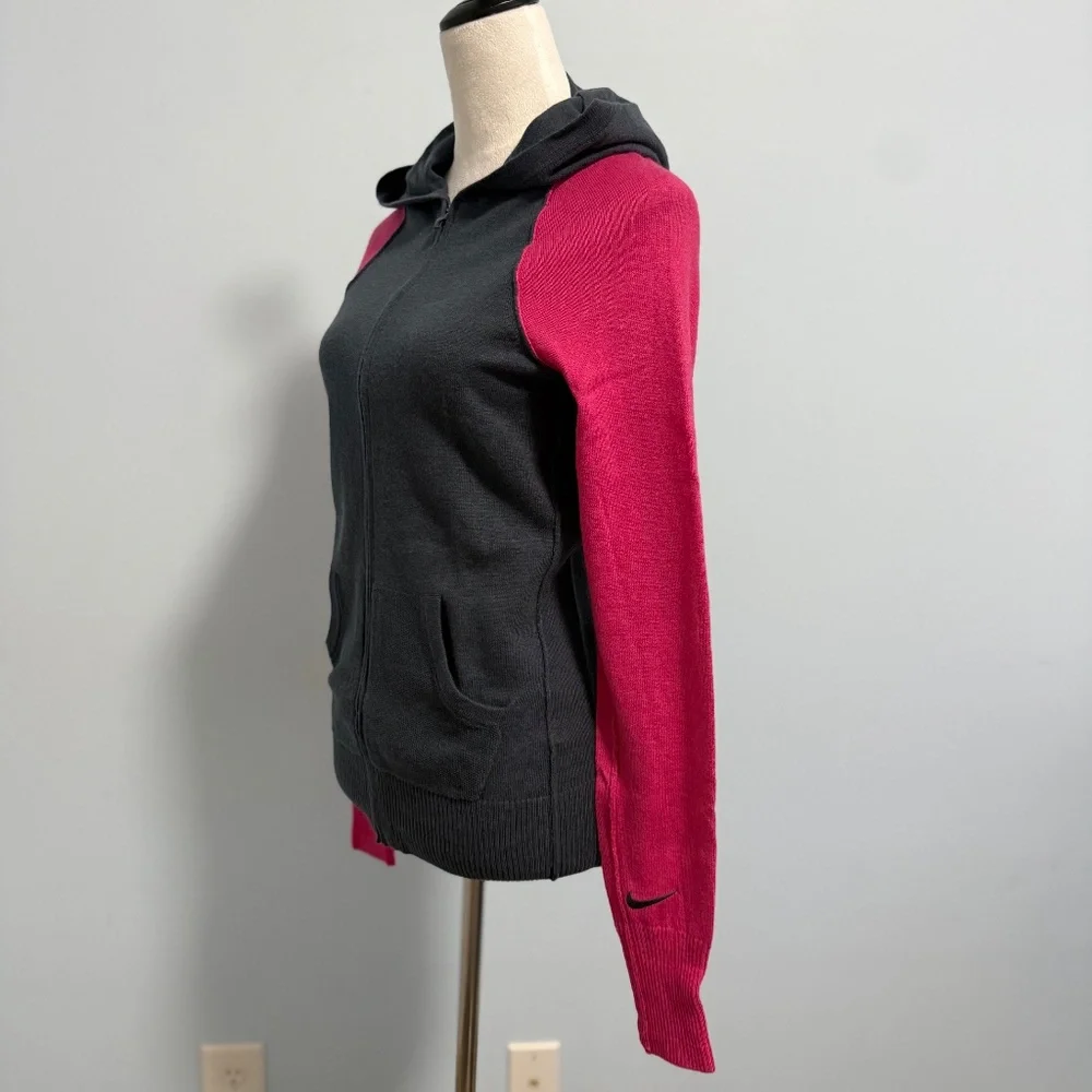 Nike Women’s Long Sleeve Zippered Knit‎ Cardigan With hood Size S